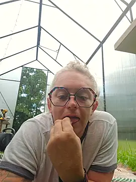 Blondejenn online show from 06-05-26, 12:00