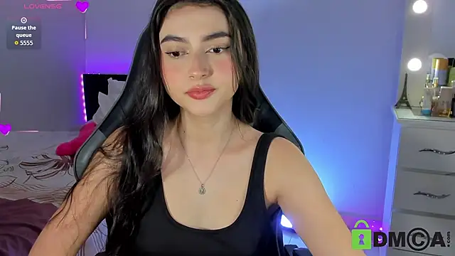esmeralda le online show from 06-30-26, 10:21