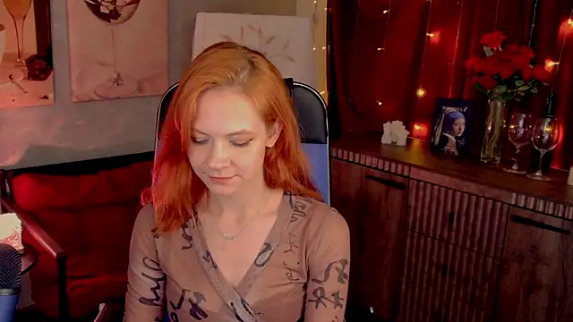 Snapshot of LisaAris chatting on 06-20-26, 10:15 LisaAris online show from 06-20-26, 10:15