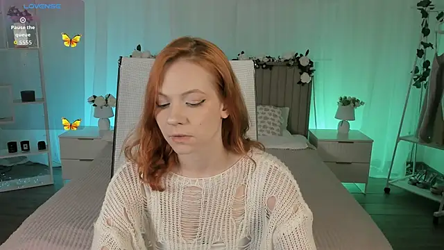 Snapshot of LisaAris chatting on 06-15-26, 09:14 LisaAris online show from 06-15-26, 09:14