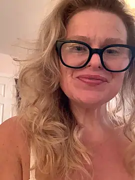 Snapshot of Love_Lee_xo chatting on 07-16-26, 10:29 Love Lee xo online show from 07-16-26, 10:29