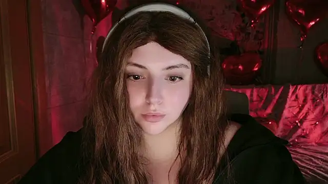 Snapshot of ArtLuna chatting on 04-05-26, 10:38 ArtLuna online show from 04-05-26, 10:38