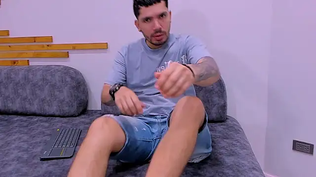 Snapshot of Mateew__ chatting on 04-06-26, 02:18 Mateew online show from 04-06-26, 02:18