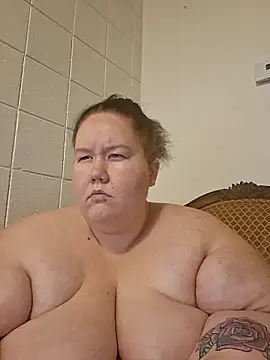 Snapshot of hisalphaqueen27 chatting on 04-11-26, 05:15 hisalphaqueen27 online show from 04-11-26, 05:15