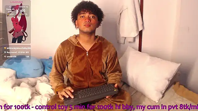 Snapshot of felipecams chatting on 07-14-26, 10:21 felipecams online show from 07-14-26, 10:21
