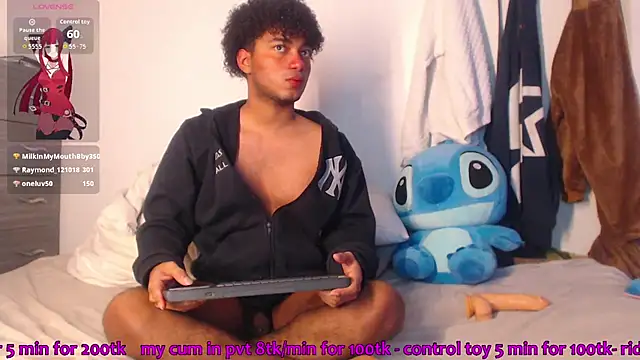 Snapshot of felipecams chatting on 07-17-26, 11:07 felipecams online show from 07-17-26, 11:07