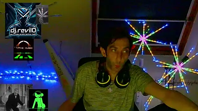 Snapshot of OllyFummler chatting on 04-17-26, 01:08 OllyFummler online show from 04-17-26, 01:08