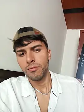 Snapshot of RodrigoColby2 chatting on 05-15-26, 05:44 RodrigoColby2 online show from 05-15-26, 05:44