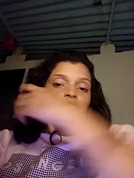 moni dulcesita online show from 04-07-26, 07:21