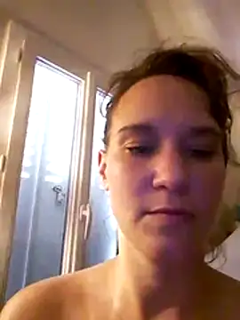 Snapshot of Maggie38 chatting on 07-11-26, 02:50 Maggie38 online show from 07-11-26, 02:50