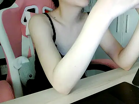 lucienguyen online show from 07-04-26, 05:39