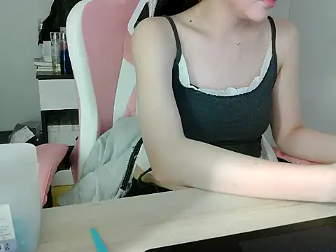 lucienguyen online show from 05-17-26, 04:23