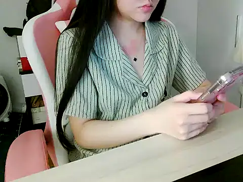 lucienguyen online show from 04-18-26, 05:48