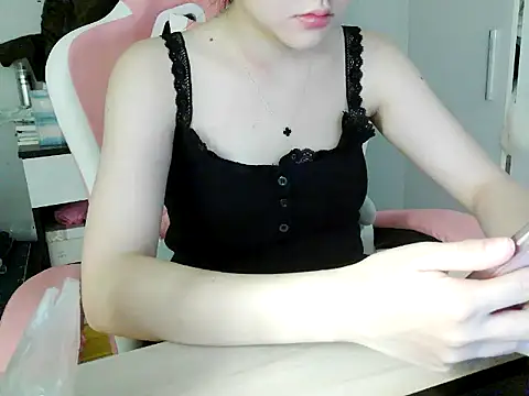 lucienguyen online show from 04-10-26, 02:51