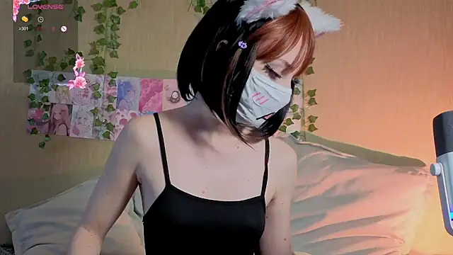 LunaNyanmi online show from 05-13-26, 02:35