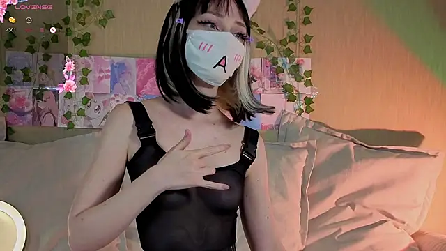 LunaNyanmi online show from 04-29-26, 09:24