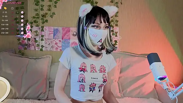 LunaNyanmi online show from 04-18-26, 09:33