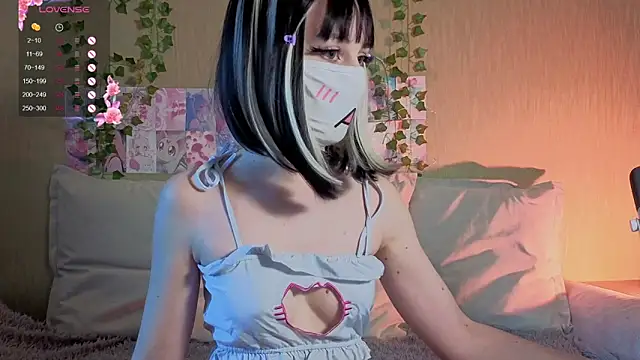 LunaNyanmi online show from 05-23-26, 11:42