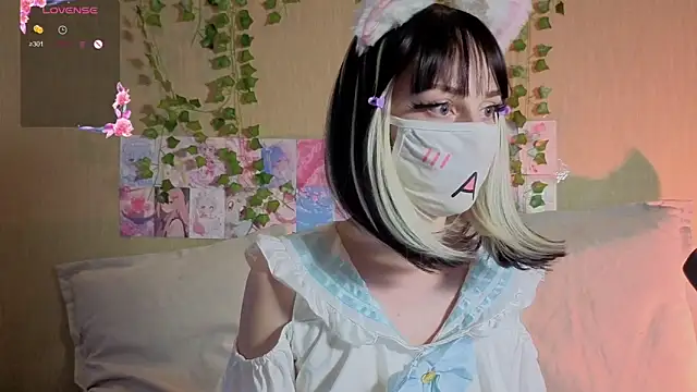 Snapshot of LunaNyanmi chatting on 06-01-26, 02:28 LunaNyanmi online show from 06-01-26, 02:28
