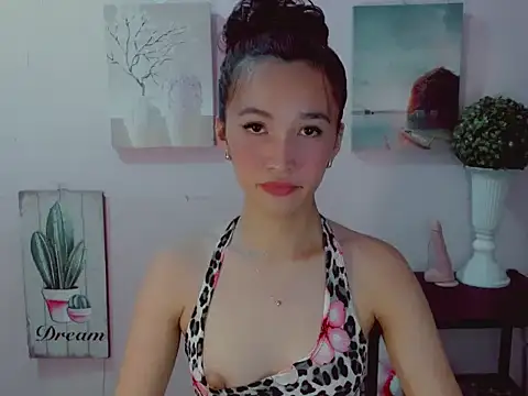 Snapshot of Mystic_haraxx chatting on 05-27-26, 06:54 Mystic haraxx online show from 05-27-26, 06:54