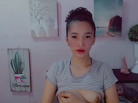 Snapshot of Mystic_haraxx chatting on 06-11-26, 06:43 Mystic haraxx online show from 06-11-26, 06:43