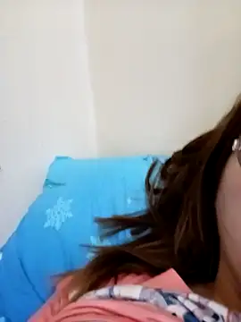 Snapshot of Nisrin_ay chatting on 05-20-26, 06:16 Nisrin ay online show from 05-20-26, 06:16