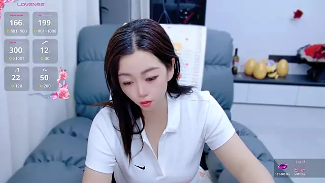 Snapshot of Millin-Mi chatting on 05-19-26, 02:02 Millin-Mi online show from 05-19-26, 02:02