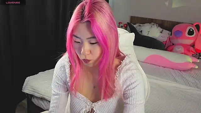 honeyveil  online show from 04-13-26, 06:50