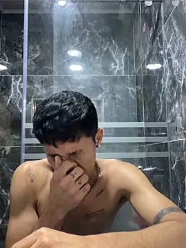 ALEXXXTREM69 online show from 05-18-26, 04:45