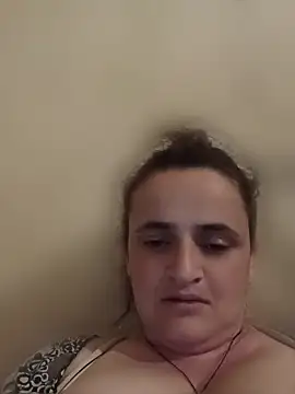 Snapshot of AnabelBexley chatting on 05-20-26, 04:37 AnabelBexley online show from 05-20-26, 04:37
