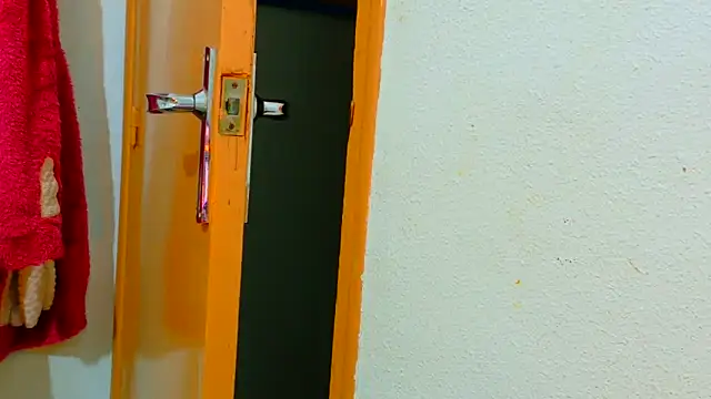 MojaditPussy online show from 04-13-26, 05:33