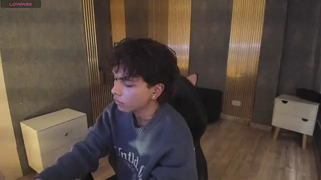 Elian tay online show from 04-06-26, 01:45