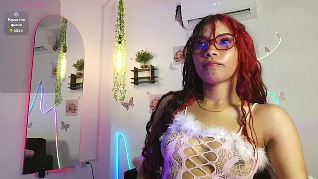 Daviana hill  online show from 04-09-26, 01:06