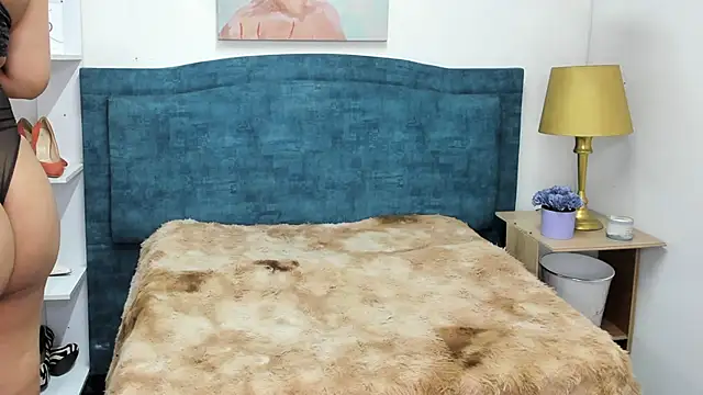 IsadoraVex online show from 04-15-26, 12:42