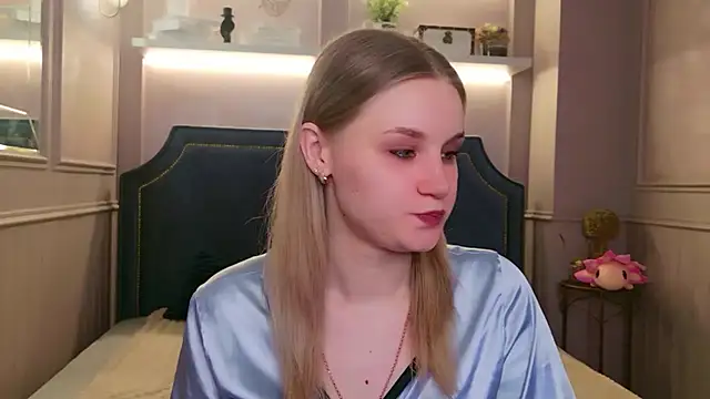 Snapshot of Molly_Voses chatting on 06-30-26, 08:53 Molly Voses online show from 06-30-26, 08:53