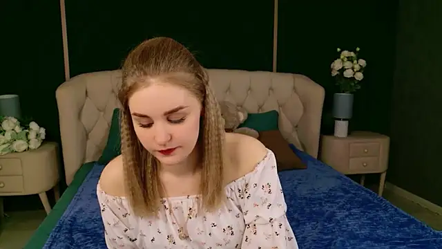 Snapshot of Molly_Voses chatting on 05-01-26, 08:36 Molly Voses online show from 05-01-26, 08:36