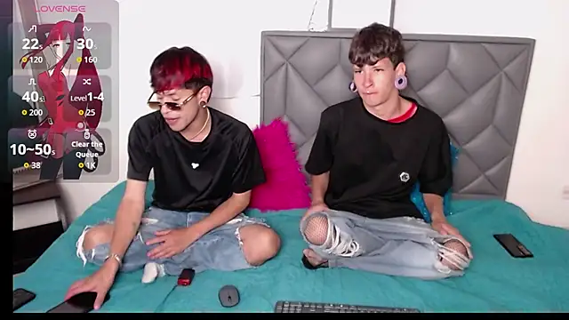 Snapshot of Demian_y_Salvatore chatting on 04-08-26, 05:58 Demian y Salvatore online show from 04-08-26, 05:58