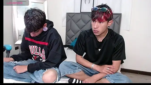 Snapshot of Demian_y_Salvatore chatting on 04-14-26, 03:06 Demian y Salvatore online show from 04-14-26, 03:06