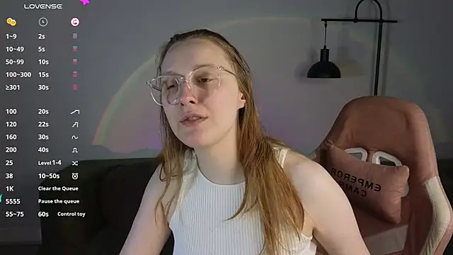 Snapshot of JessieWayy chatting on 05-12-26, 01:13 JessieWayy online show from 05-12-26, 01:13