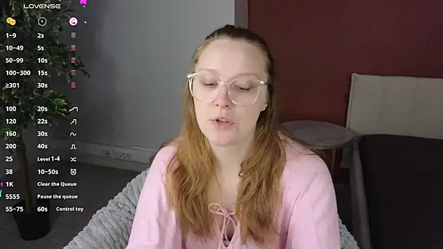 Snapshot of JessieWayy chatting on 05-15-26, 01:14 JessieWayy online show from 05-15-26, 01:14