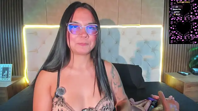 Snapshot of Amelia_Rossetti chatting on 06-15-26, 11:21 Amelia Rossetti online show from 06-15-26, 11:21
