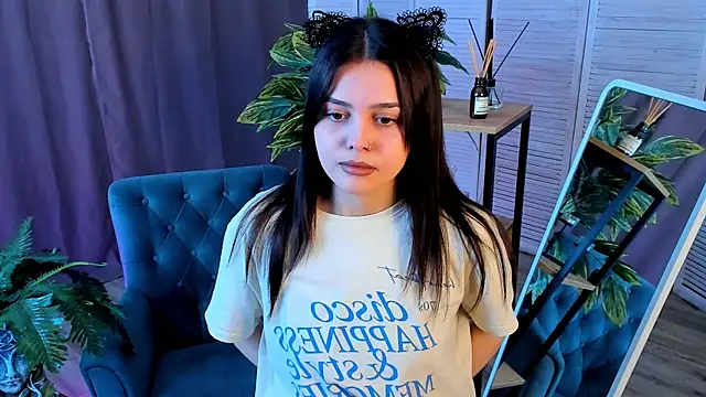 MarianneAuvil online show from 04-10-26, 04:41