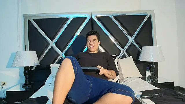 ZeusSmithh online show from 04-16-26, 12:39