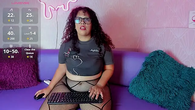 Zara Holly  online show from 06-29-26, 03:45