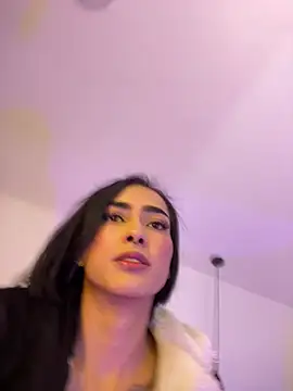 dhalia lux  online show from 04-24-26, 01:40