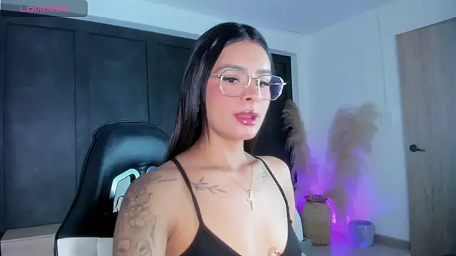 dulce glow  online show from 04-18-26, 02:36