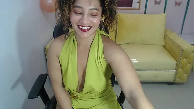 Snapshot of Brittany_ch chatting on 04-26-26, 12:35 Brittany ch online show from 04-26-26, 12:35