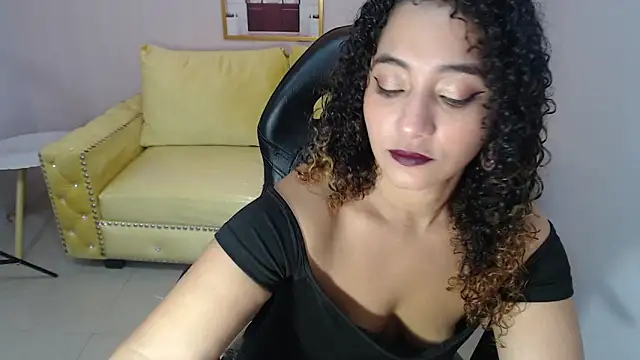Snapshot of Brittany_ch chatting on 05-04-26, 08:00 Brittany ch online show from 05-04-26, 08:00
