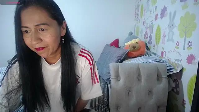 Tyna b online show from 06-17-26, 10:30