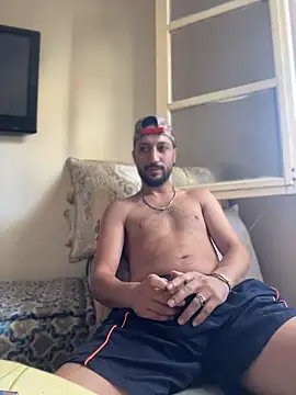 Snapshot of legende59 chatting on 06-19-26, 10:43 legende59 online show from 06-19-26, 10:43